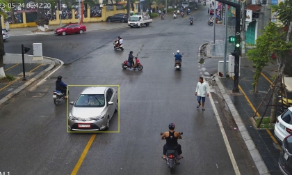 Mức phạt ô tô không chấp hành hiệu lệnh, chỉ dẫn của biển báo hiệu, vạch kẻ đường